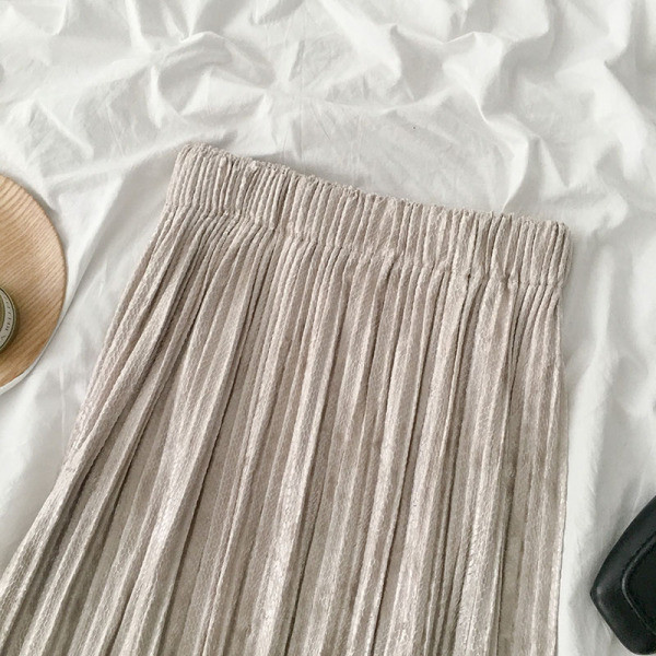 Redős női szoknya bézs és fekete színben gumis derékkal