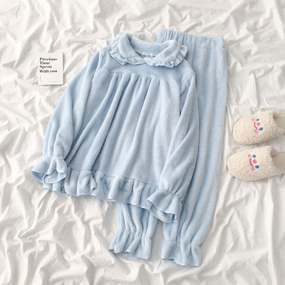 Női pizsama két részes fehér és kék színben, gallérral