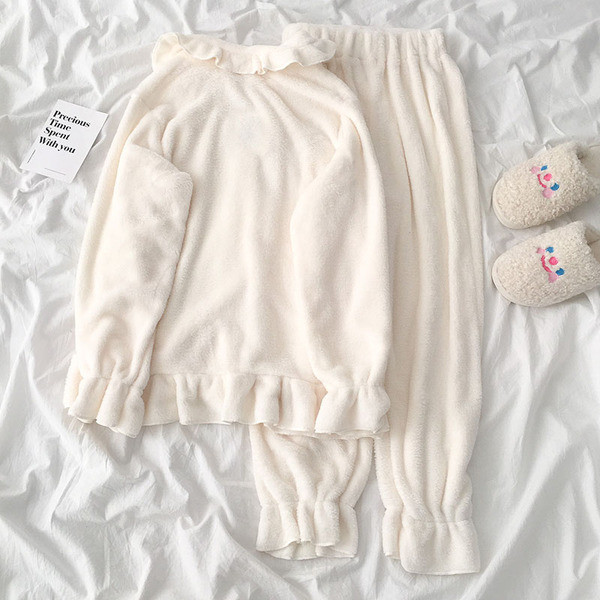 Női pizsama két részes fehér és kék színben, gallérral