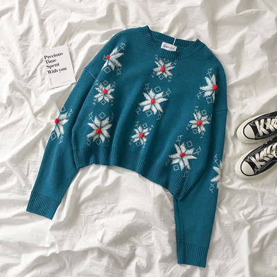 Kék, piros és zöld színű női pulóver kerek nyakkivágással és hosszú ujjal