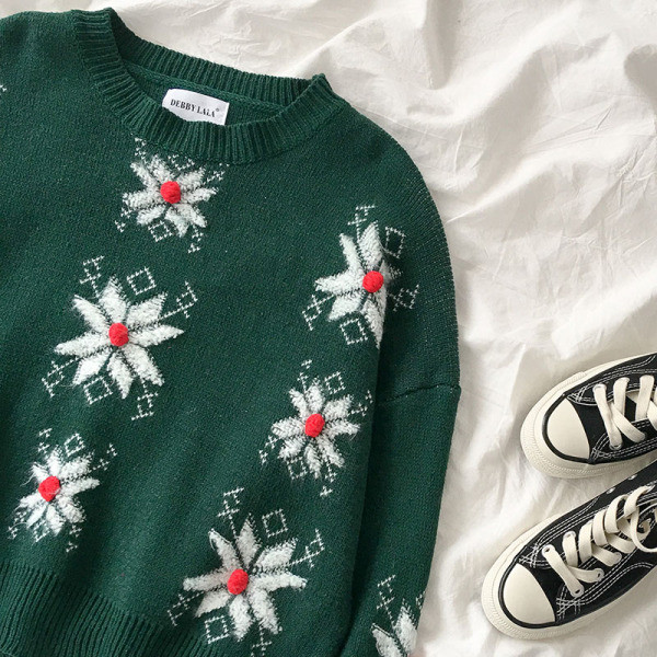 Kék, piros és zöld színű női pulóver kerek nyakkivágással és hosszú ujjal