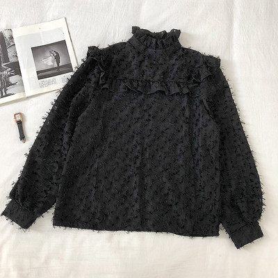 Bluză de damă în bej, alb și negru, cu guler scăzut și mâneci lungi