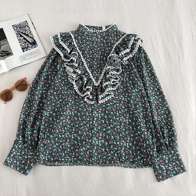 Retro stílusú női ing fehér, rózsaszín és zöld színben virágos motívumokkal és fürtökkel