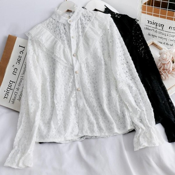 Modern női ing csipkével és gombokkal fehér, fekete és bézs színben