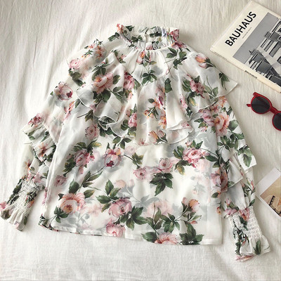 Női ing fehér, rózsaszín és kék színben, széles ujjakkal és fürtökkel