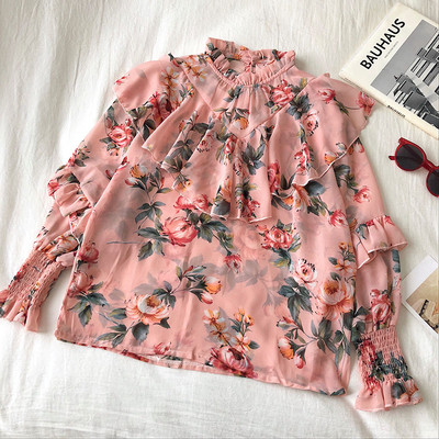 Női ing fehér, rózsaszín és kék színben, széles ujjakkal és fürtökkel