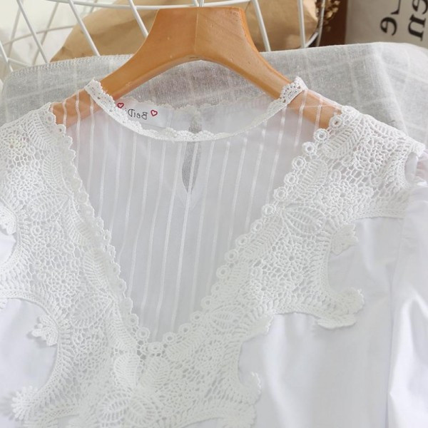 Bluză de damă modernă cu dantelă și mâneci lungi în alb și negru