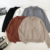 Napi női pulóver öt színben, zsebekkel és cipzárral