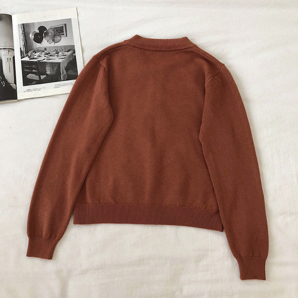 Napi női pulóver öt színben, zsebekkel és cipzárral