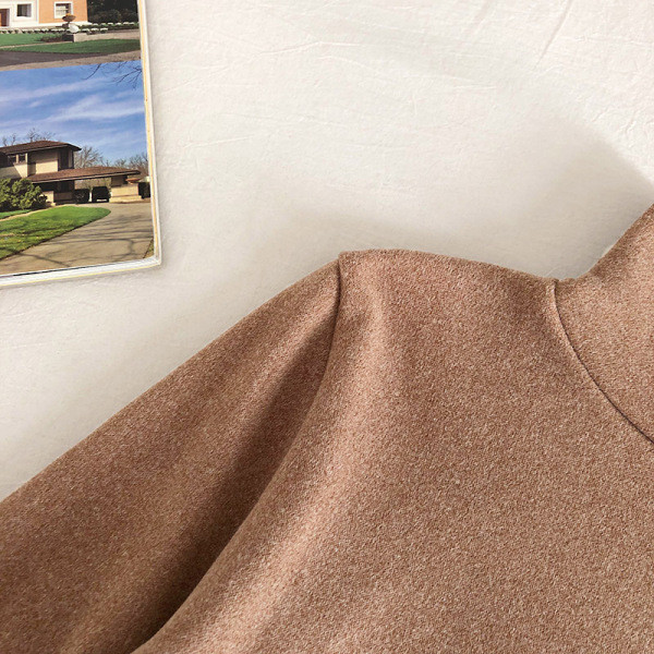 Női blúz sima modell hat színben, pólógallérral és hosszú ujjal