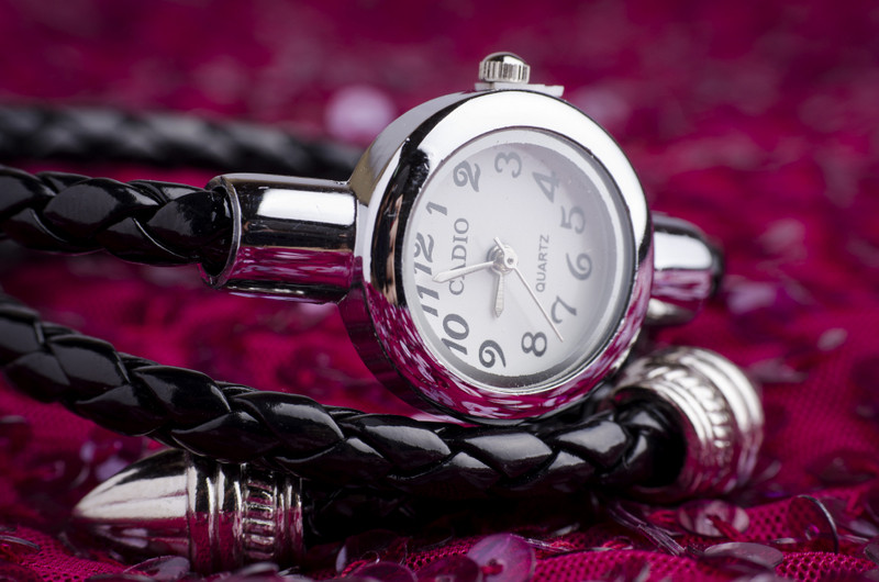 Дамски черен часовник Cadio