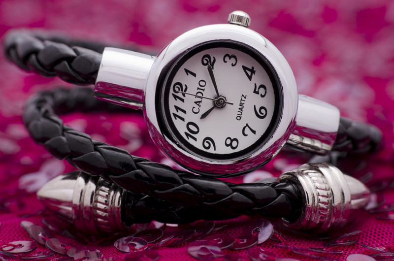 Дамски черен часовник Cadio