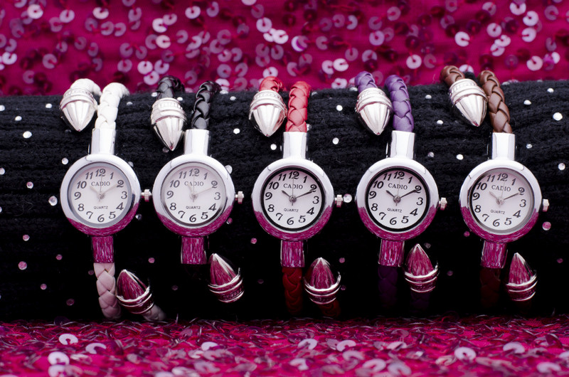 Дамски черен часовник Cadio