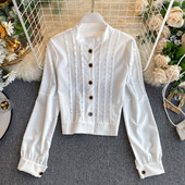 Retro stílusú női ing fehér és fekete színben, kerek nyakkivágással és gombokkal