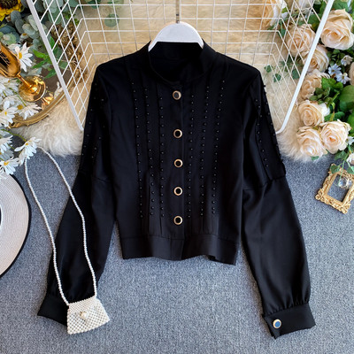 Retro stílusú női ing fehér és fekete színben, kerek nyakkivágással és gombokkal