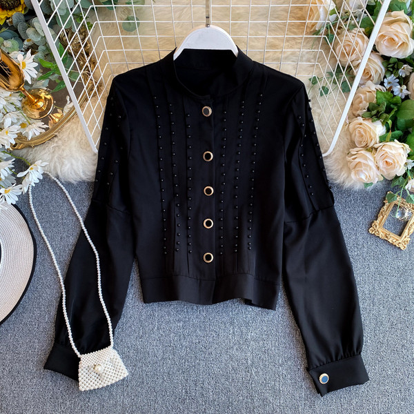 Retro stílusú női ing fehér és fekete színben, kerek nyakkivágással és gombokkal