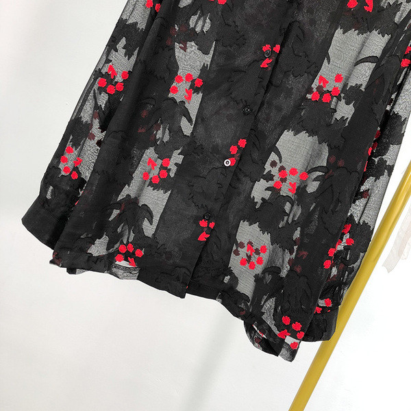 Női tavaszi tüll ing fekete színben, hímzéssel