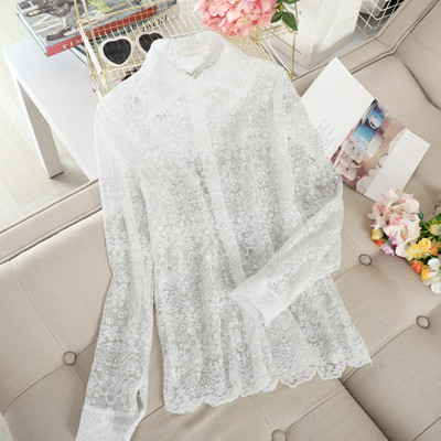 Modern női csipke ing gombokkal és klasszikus gallérral fehér és bézs színben