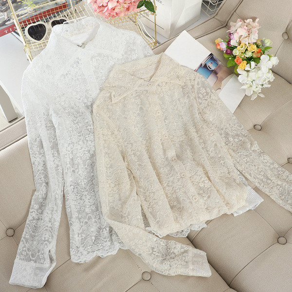 Modern női csipke ing gombokkal és klasszikus gallérral fehér és bézs színben