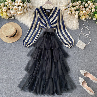 Hosszú női ruha három színben tüll és V-nyakkal