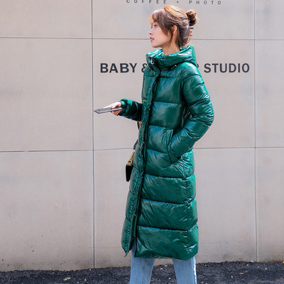 Női téli kabát hosszú modell kapucnival piros, zöld, fehér és fekete színben