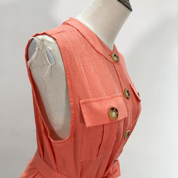 Rochie lejeră de vară cu curea și nasturi în culoarea roz