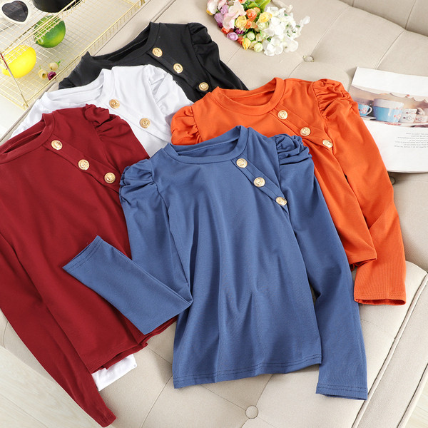 Bluză de damă modernă cu decolteu oval și nasturi în patru culori