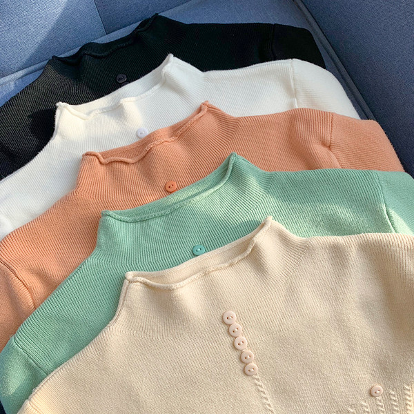 Μοντέρνο γυναικείο πουλόβερ με μεγάλο κολάρο  και κουμπιά σε πέντε χρώματα