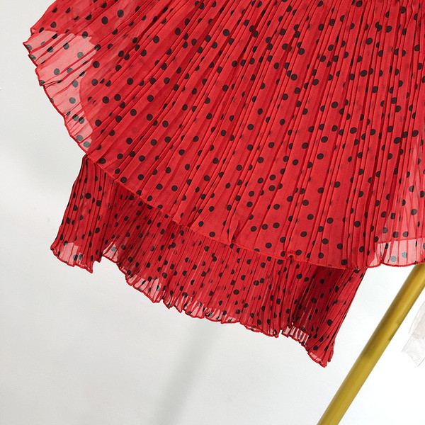 Rövid nyári tüll blúz piros színben, csupasz váll