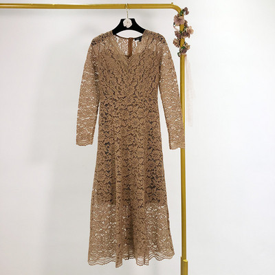 Elegáns női csipkeruha V-nyakkal barna, fehér és fekete színben