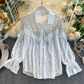 Női sifon ing fehér és fekete színben, flitterekkel és csipkével