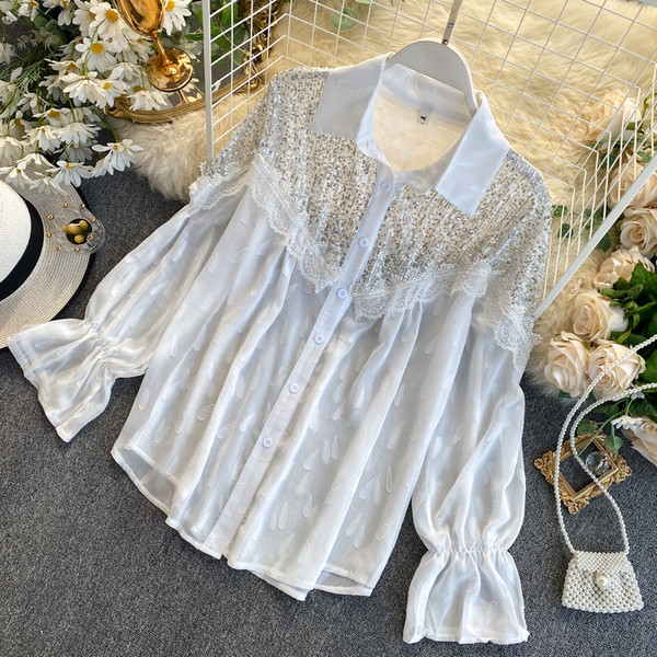 Női sifon ing fehér és fekete színben, flitterekkel és csipkével