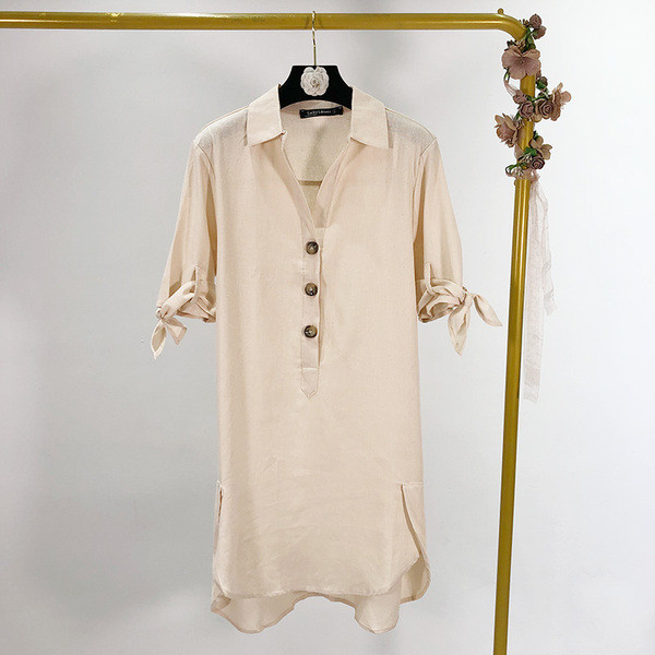 Női alkalmi ing egyenes modell klasszikus gallérral és bézs gombokkal