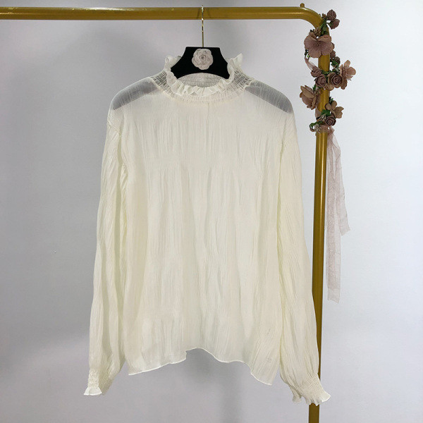 Φαρδύ γυναικεία μπλούζα με ελαστικό κολάρο σε άσπρο και μαύρο χρώμα