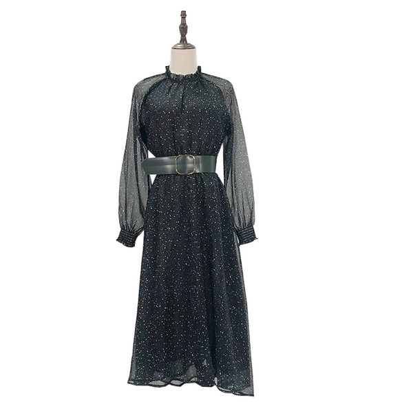 Modern női hosszú ruha övvel és tüll ujjú fekete színben