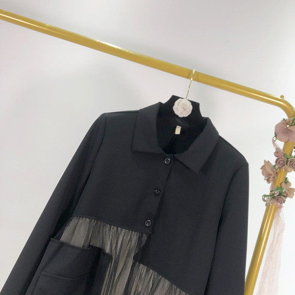 Geaca de dama moderna in negru cu nasturi si elemente din tul