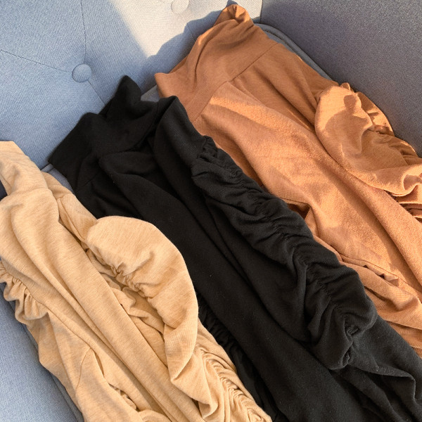 Modern női blúz puffos ujjakkal, magas gallérral több színben