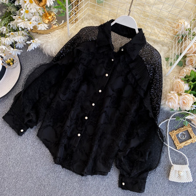 Modern női ing fehér és fekete színben, klasszikus gallérral és flitterekkel