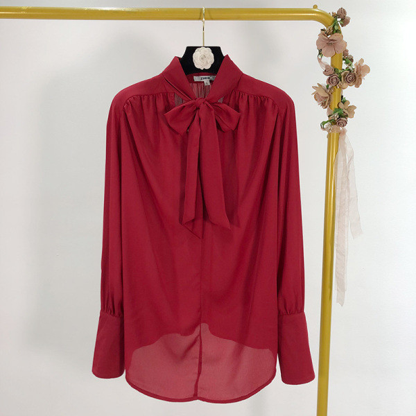 Piros színű, elegáns női ing, nyakkivágással szalaggal