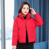 Női alkalmi kabát aszimmetrikus modell piros, fehér, fekete és bézs színben