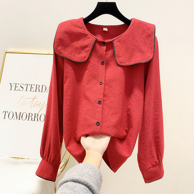 Cămașă modernă de damă cu nasturi în patru culori și decolteu oval