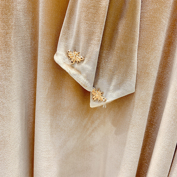 Modern női ing szalaggal és hosszú ujjú fekete, bézs és barna színben