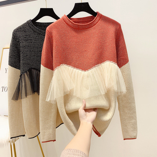 Modern női pulóver ovális nyakkivágással és tüllel piros és fekete színben