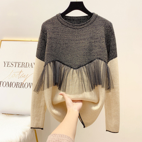 Modern női pulóver ovális nyakkivágással és tüllel piros és fekete színben