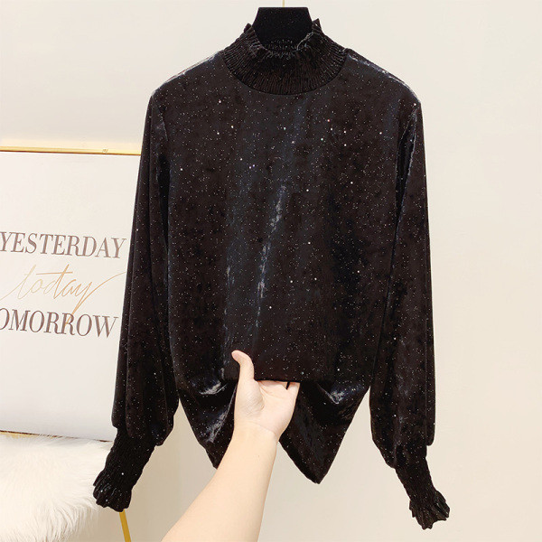 Μοντέρνα γυναικεία μπλούζα με ψηλό κολάρο και μακρύ μανίκι - ευρύ μοτίβο σε μαύρο, λευκό και ροζ χρώμα