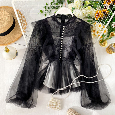 Modern női ing fehér, fekete és bézs színben, csipkével és tüllel