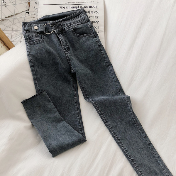 Női farmer kék, szürke és fekete színben Karcsú modell, magas derékkal