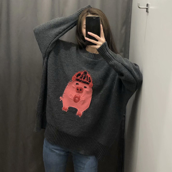 Pulover lung casual cu decolteu oval de culoare gri și aplicat