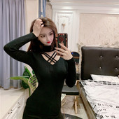 Casual γυναικείο πουλόβερ με μακρύ μανίκι και ψηλό γιακά σε λευκό και μαύρο χρώμα