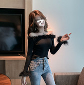 Női blúz pehely és csupasz vállú fekete színben